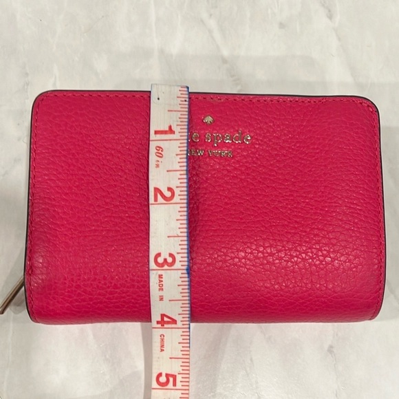 🔥NWOT Kate Spade Pink Wallet Compact Leather Accessory🔥 - Picture 3 of 7